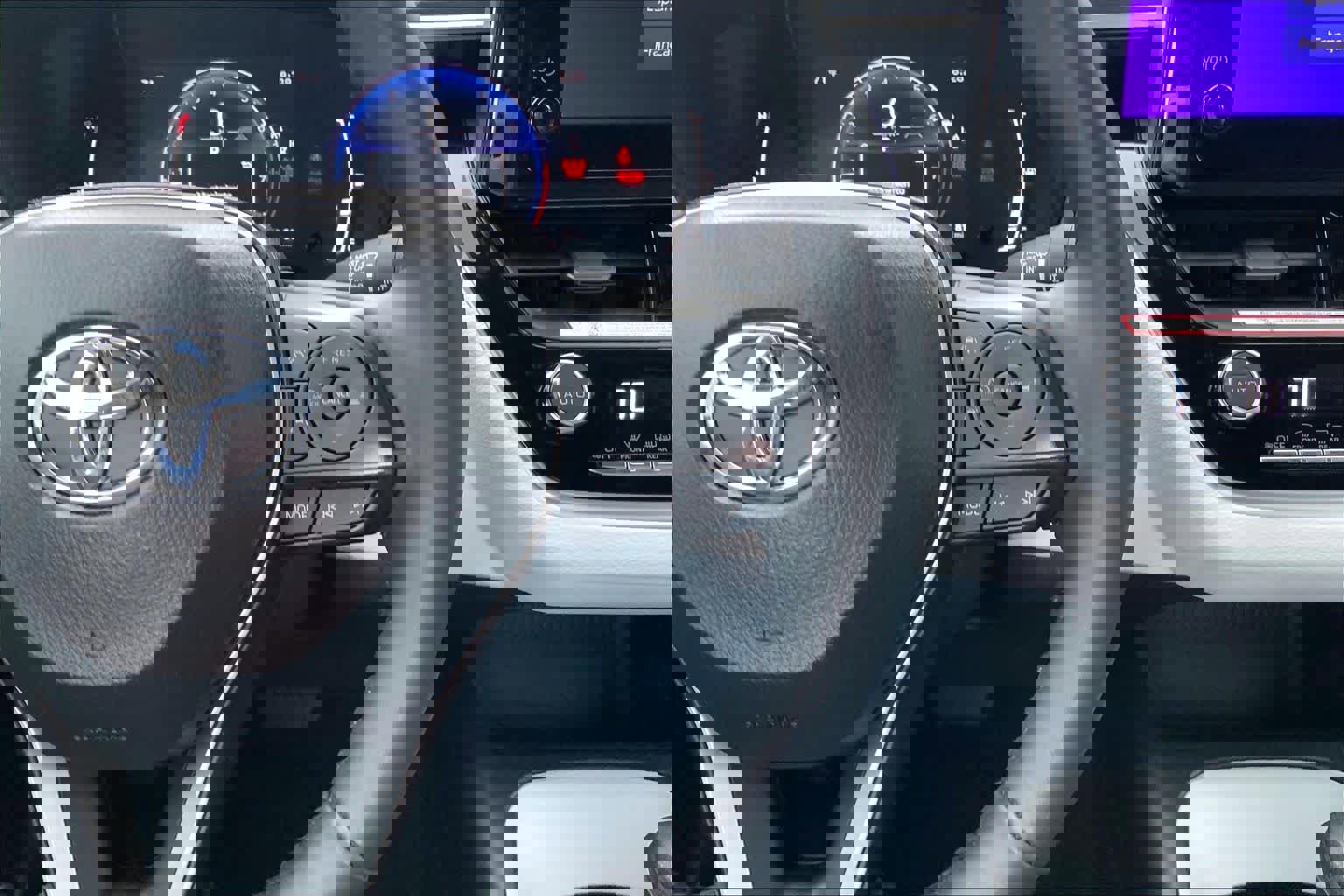 Used 2026 Toyota Corolla SE image 24