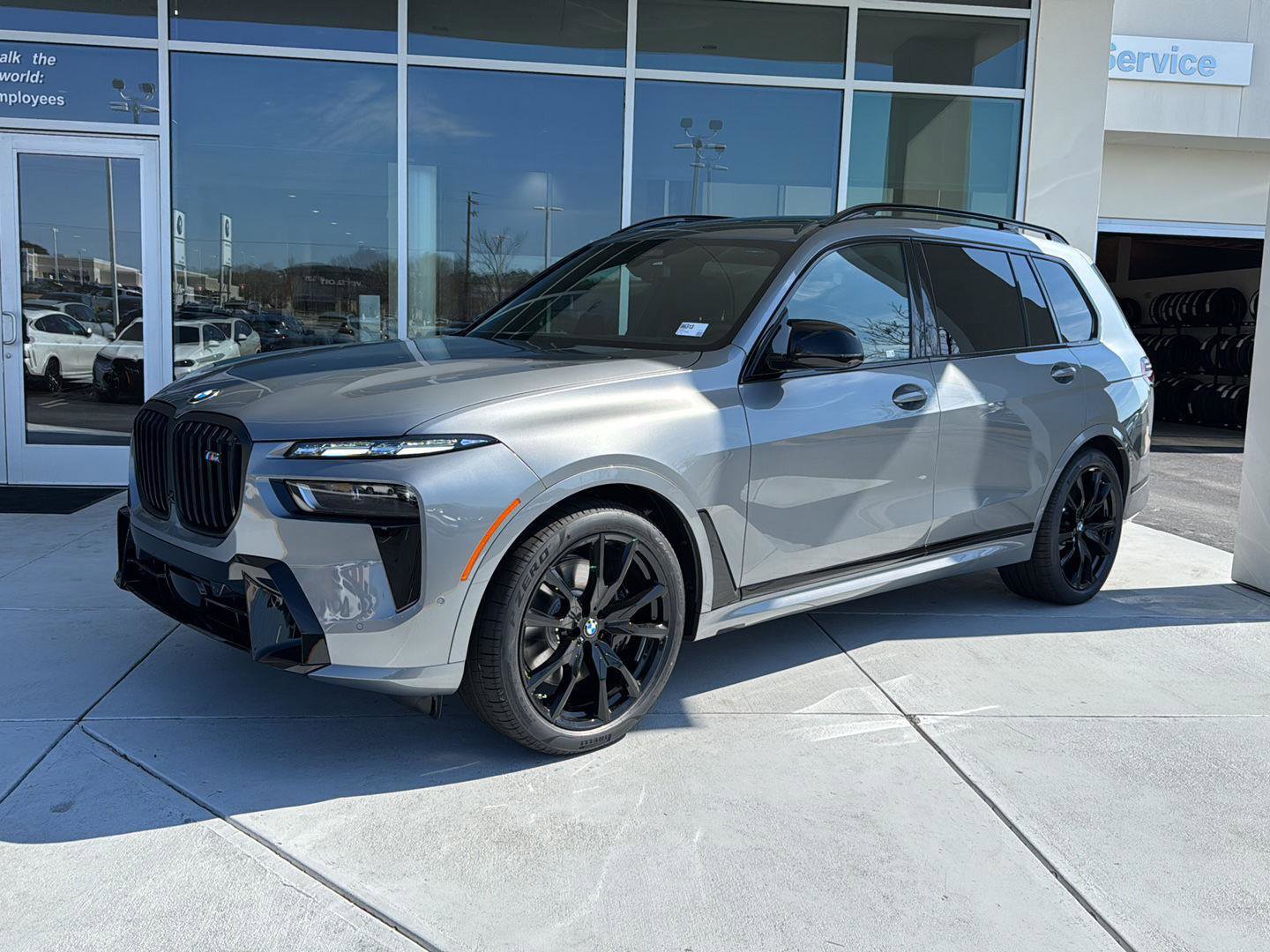 New 2026 BMW X7 M60i image 2