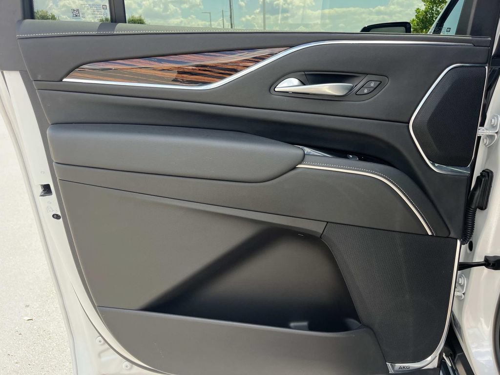 Certified 2024 Cadillac Escalade ESV Premium Luxury AWD/4WD image 22