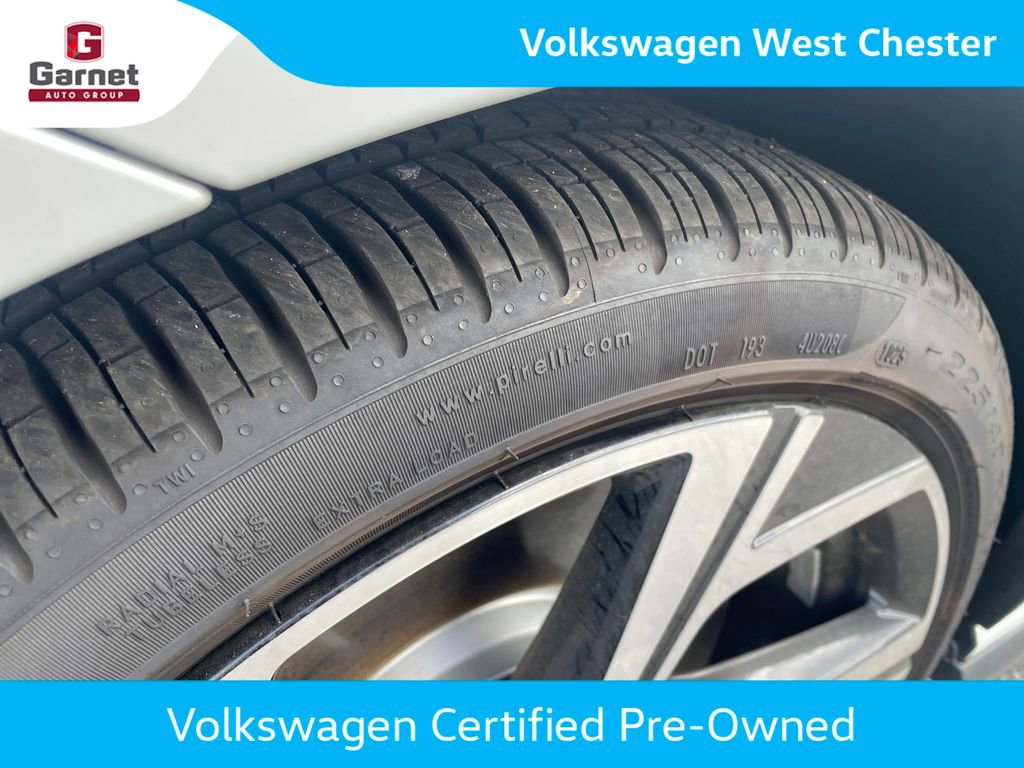 Used 2026 Volkswagen GTI SE FWD image 14