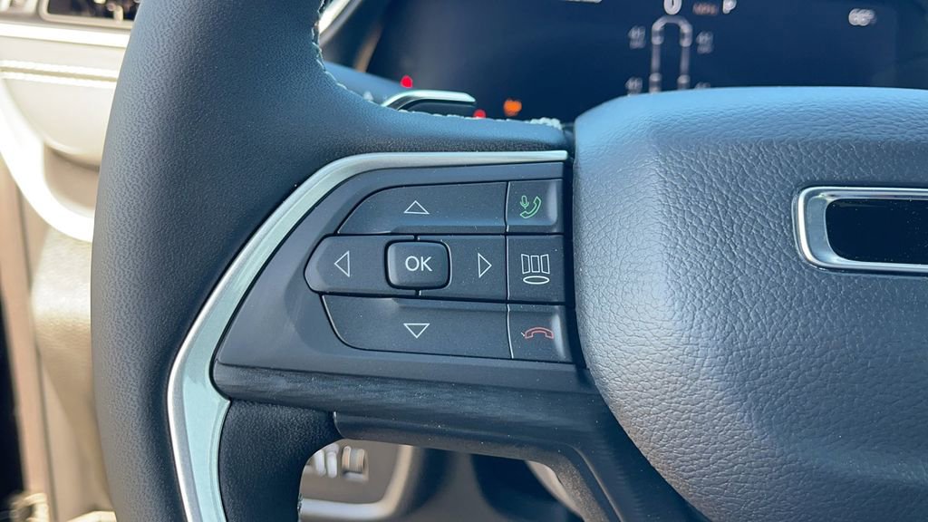 New 2024 Jeep Grand Cherokee L Laredo w/ Luxury Tech Group I image 26