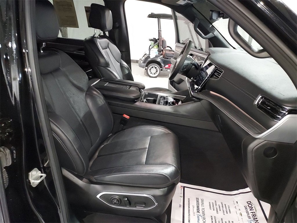 Used 2023 Jeep Wagoneer Series II w/ Premium Group I image 32