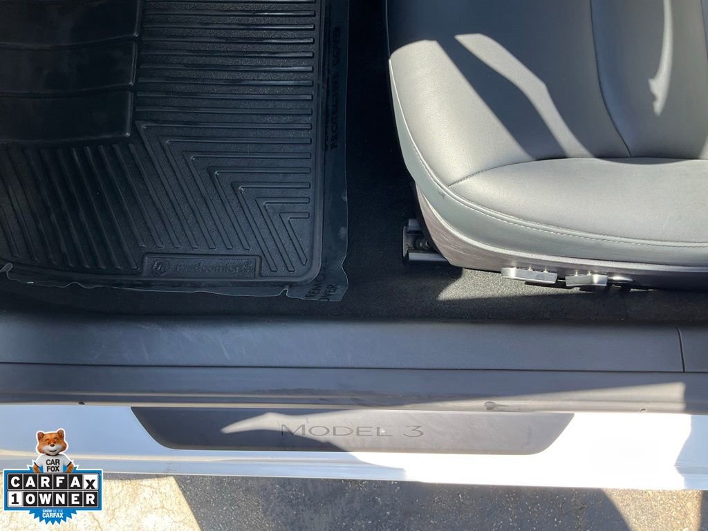 Used 2023 Tesla Model 3 Standard Range image 15
