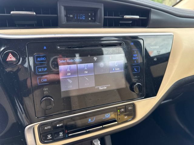 Used 2017 Toyota Corolla LE w/ Carpet Mat Package (TMS) FWD image 17