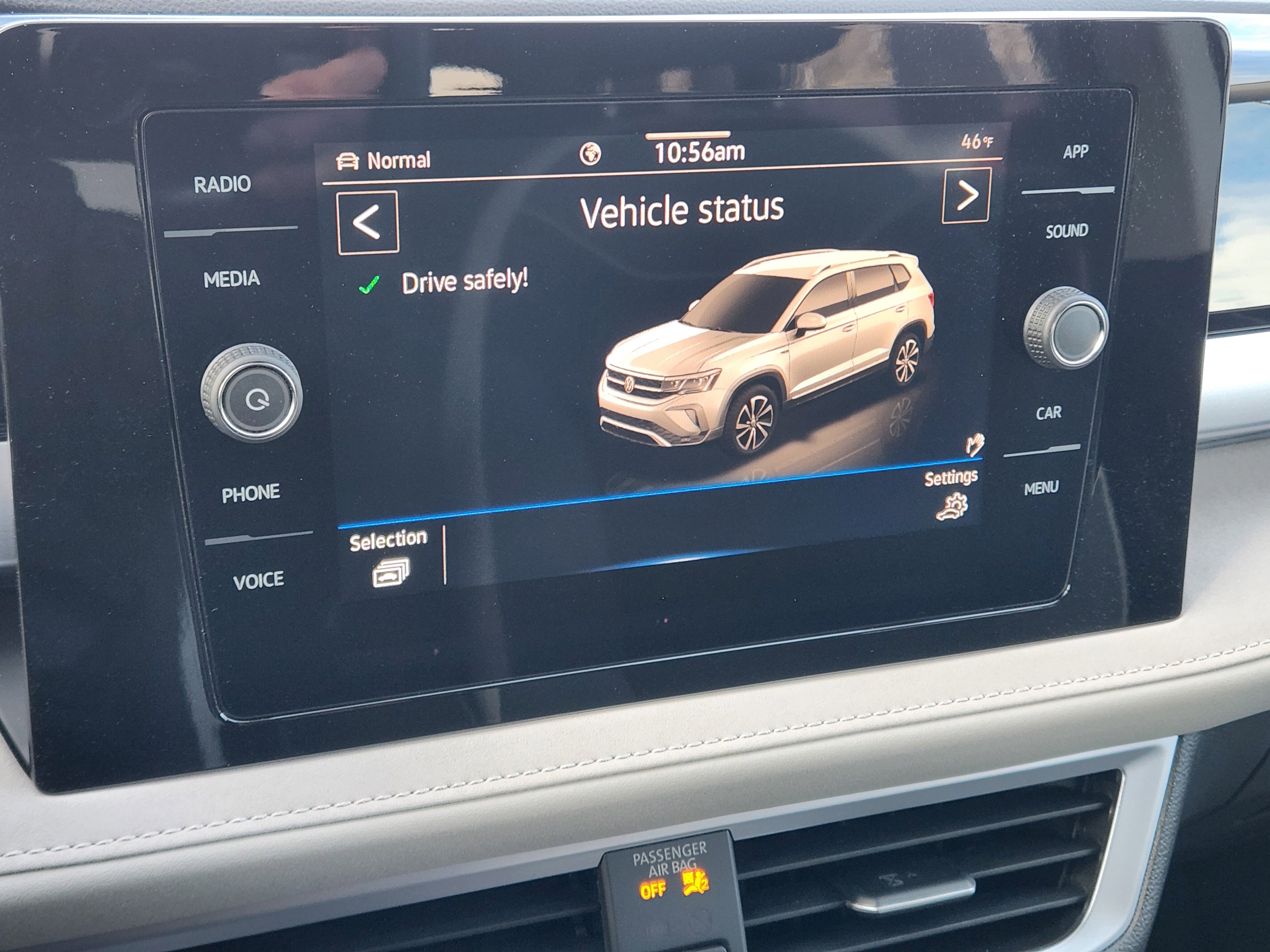 Used 2025 Volkswagen Taos SE image 29