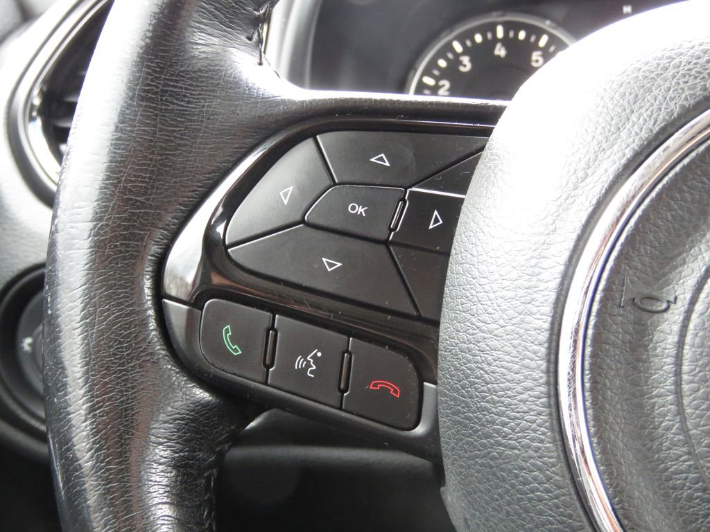 Used 2017 Jeep Renegade Altitude image 21