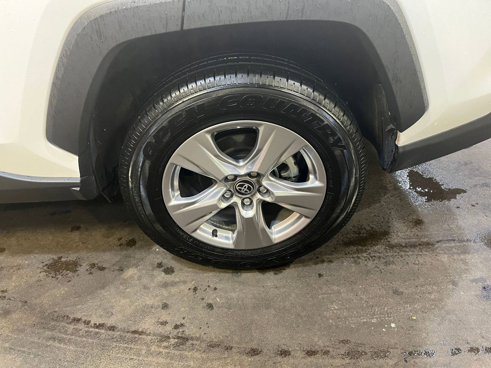 Used 2025 Toyota RAV4 XLE image 32