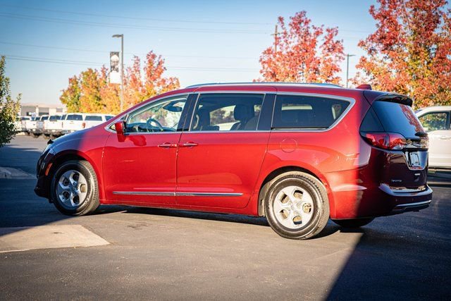 Used 2017 Chrysler Pacifica Touring-L Plus image 10