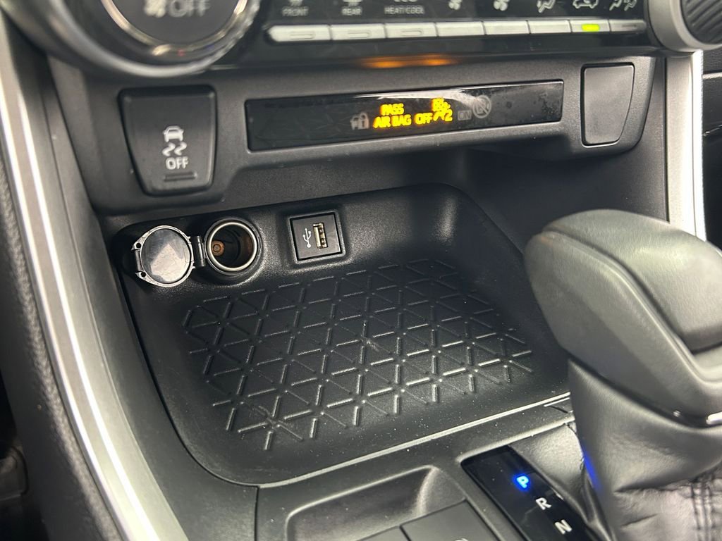 Used 2025 Toyota RAV4 XLE image 23
