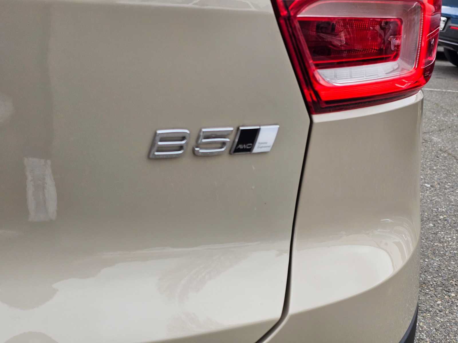 New 2025 Volvo XC40 B5 Plus w/ Climate Package AWD/4WD image 16