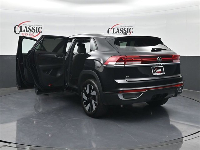 Used 2025 Volkswagen Atlas Cross Sport SE image 34