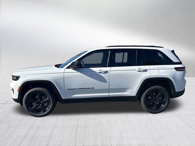 New 2025 Jeep Grand Cherokee Limited w/ Black Appearance Package image 8