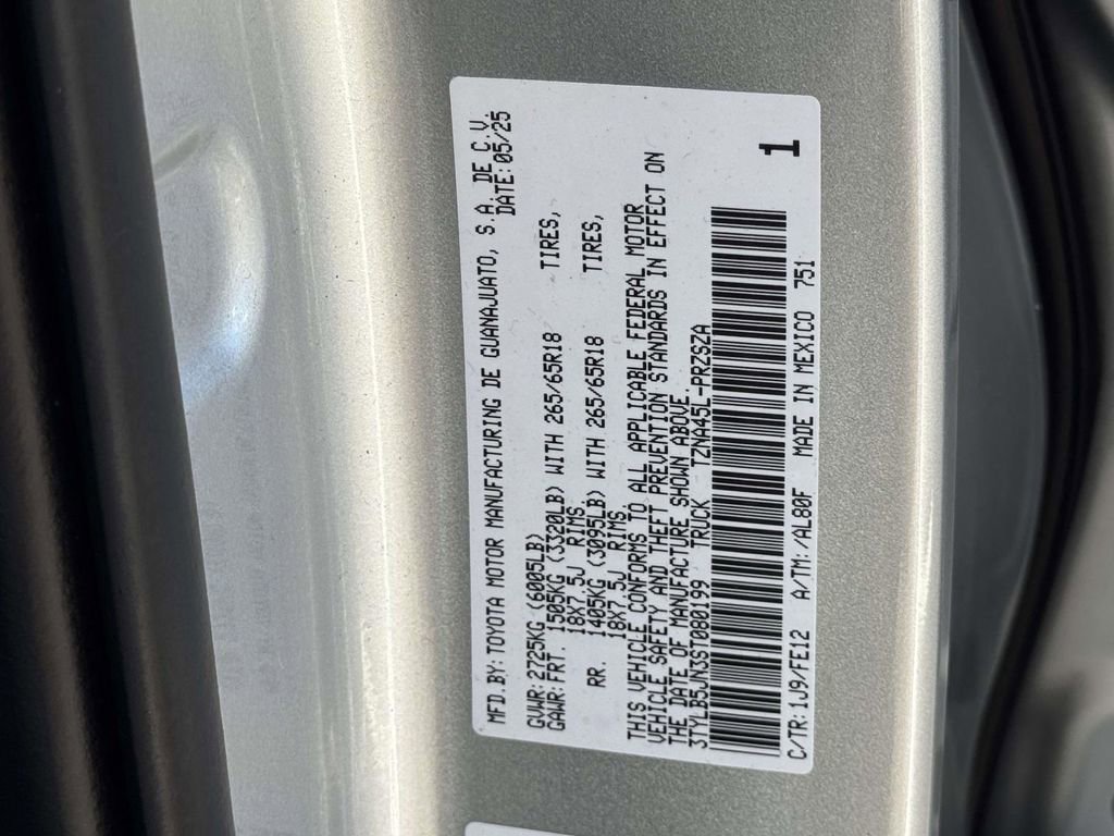 Used 2025 Toyota Tacoma TRD Sport image 27