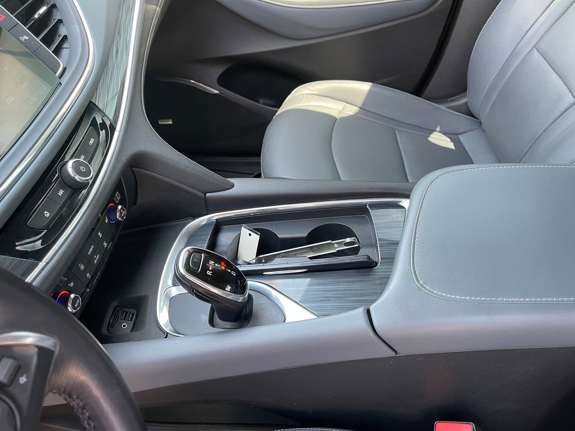 Used 2020 Buick Enclave Essence w/ Sound and Sites Package image 17