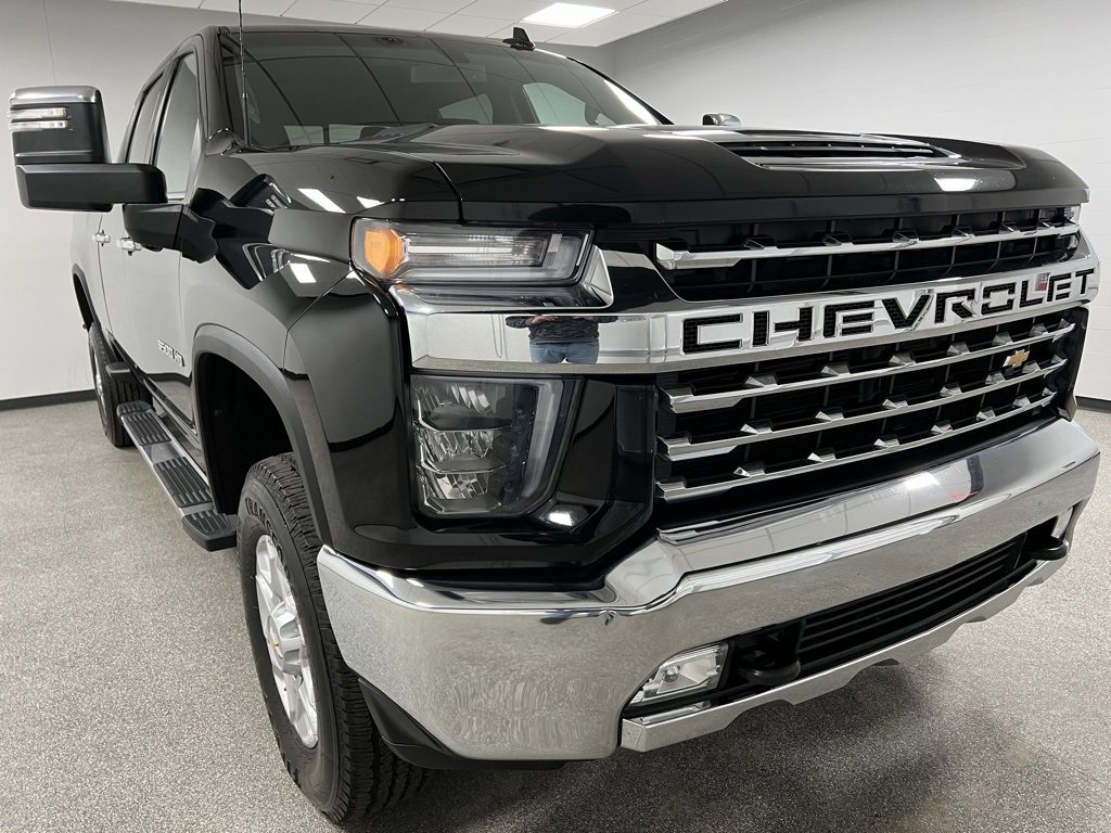 Used 2022 Chevrolet Silverado 3500 LTZ image 2