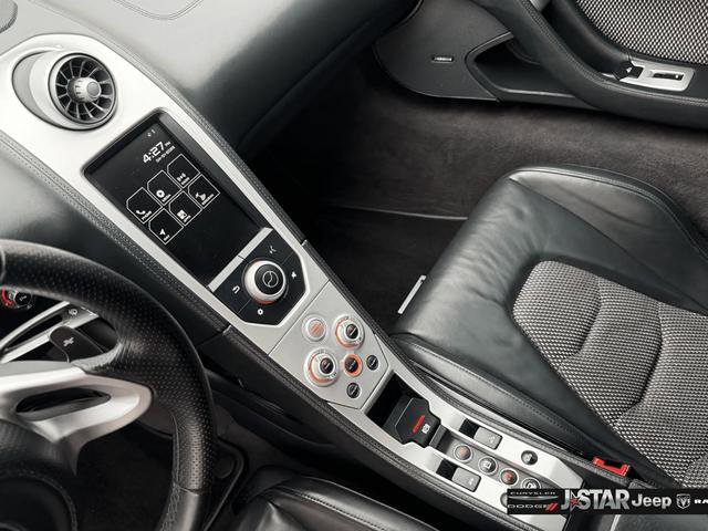 Used 2015 McLaren 650S Spider image 19