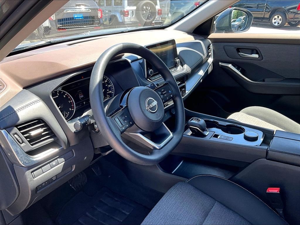 Used 2023 Nissan Rogue SV AWD/4WD image 8