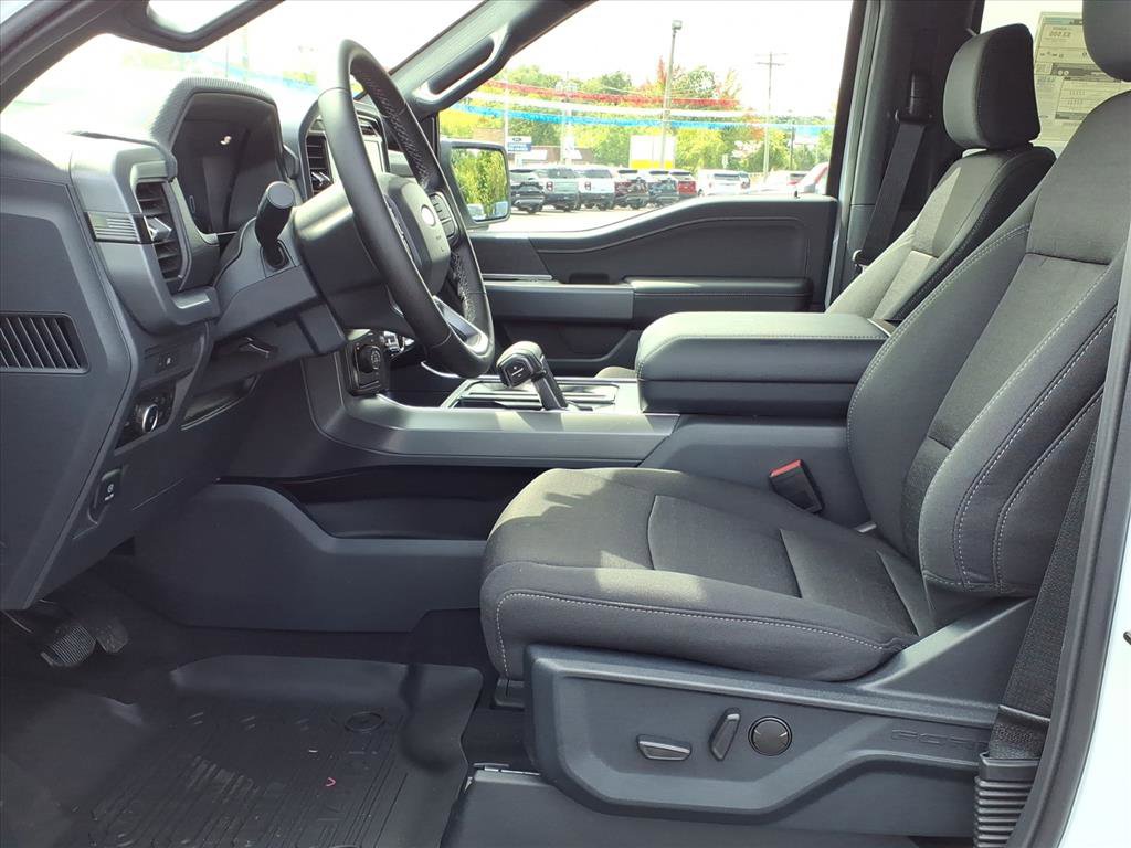New 2025 Ford F150 XLT image 4