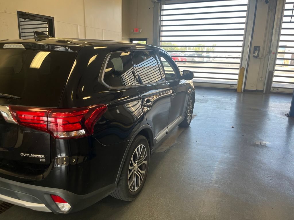 Used 2018 Mitsubishi Outlander SE FWD image 7