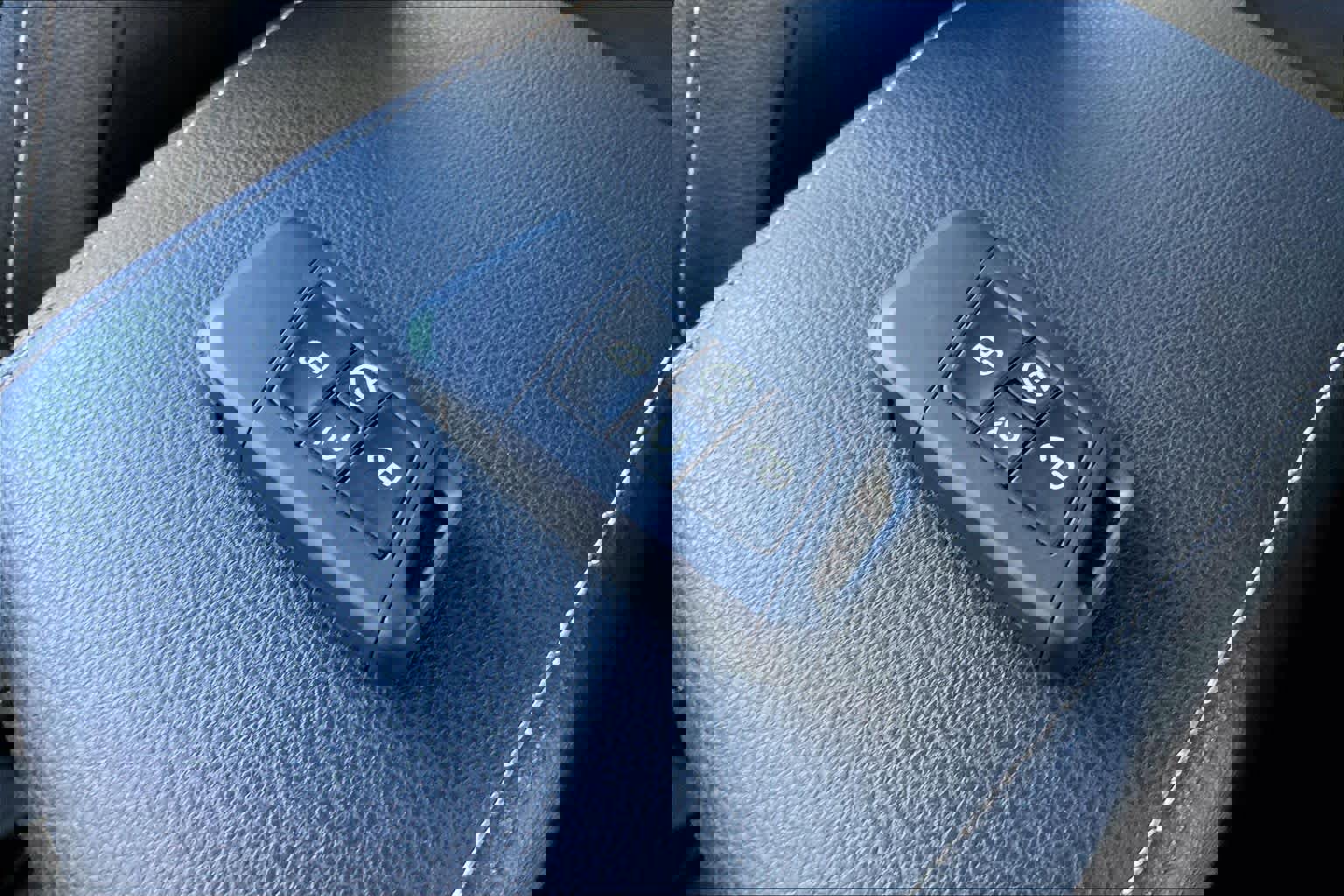 Used 2022 Volkswagen Tiguan SE image 15