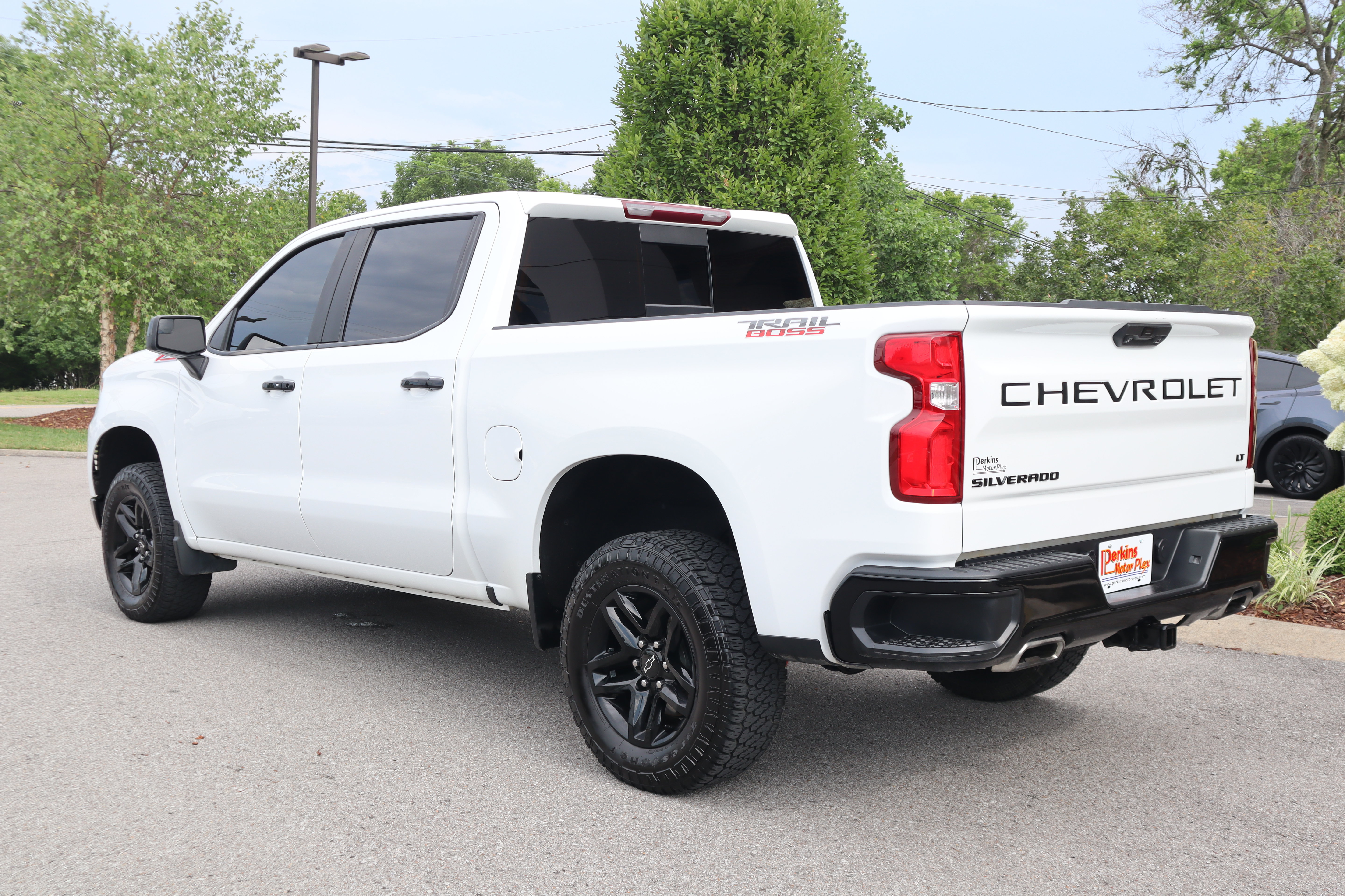 Used 2022 Chevrolet Silverado 1500 LT Trail Boss w/ Convenience Package II AWD/4WD image 9