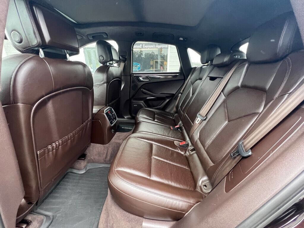 Used 2017 Porsche Macan Turbo image 19