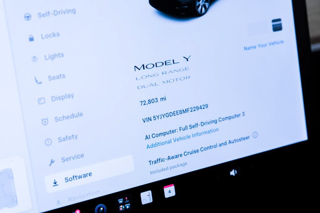 Used 2021 Tesla Model Y Long Range AWD/4WD image 20