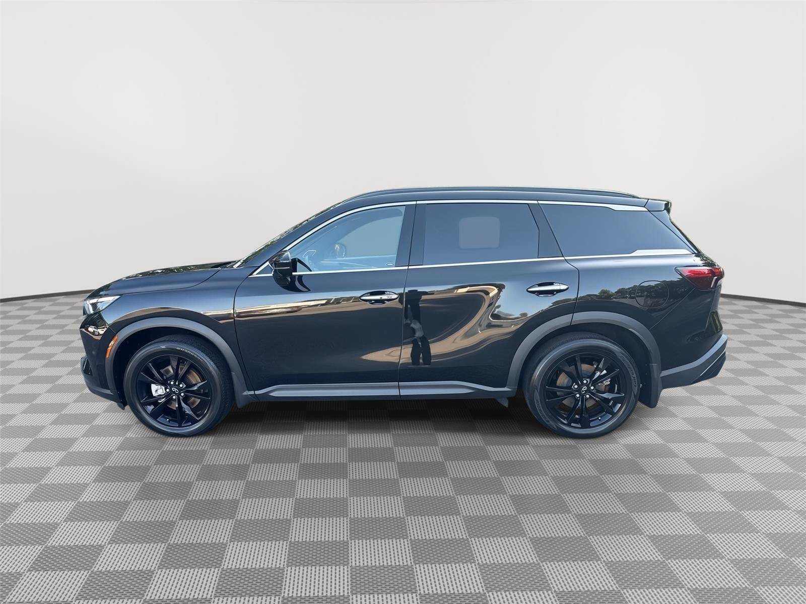 Used 2025 INFINITI QX60 Luxe w/ Black Edition FWD image 9