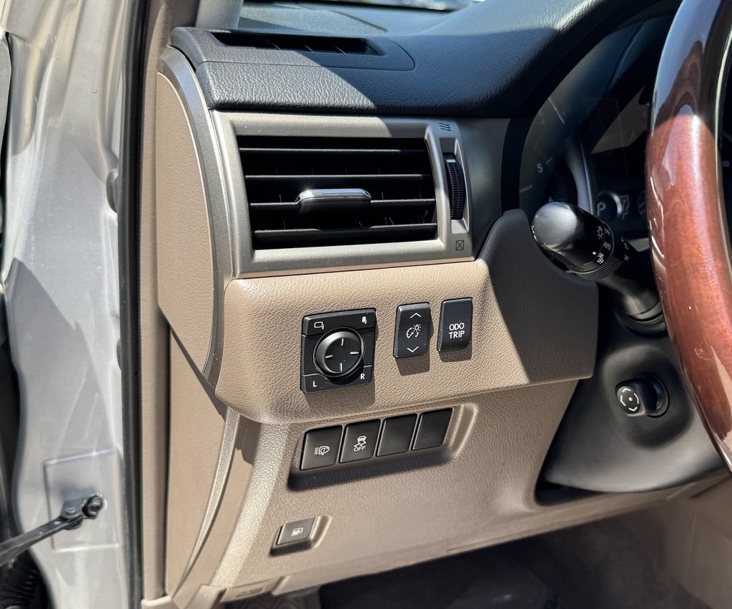 Used 2019 Lexus GX 460 AWD/4WD image 13