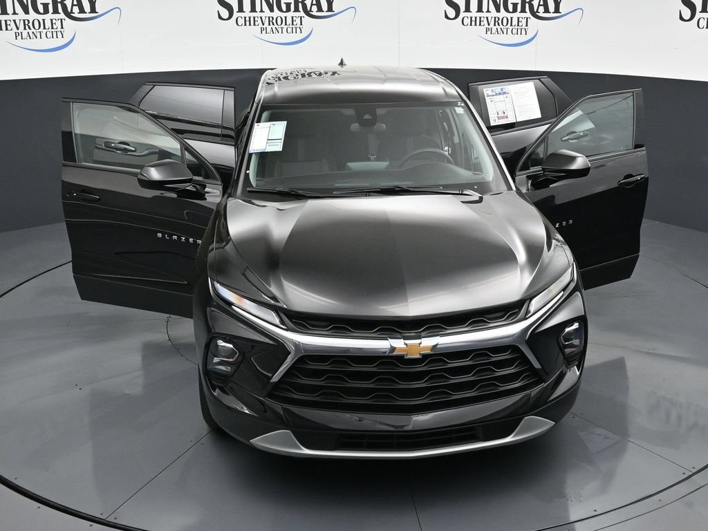 Used 2025 Chevrolet Blazer LT AWD/4WD image 37