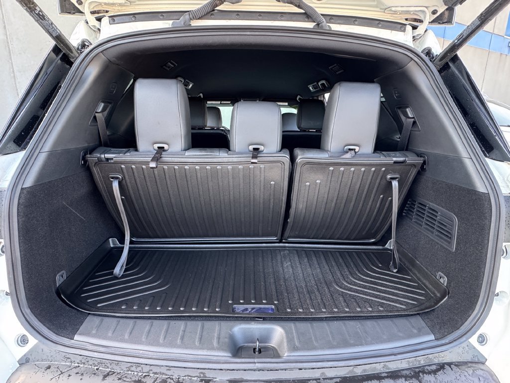 Used 2025 Nissan Pathfinder Rock Creek AWD/4WD image 33