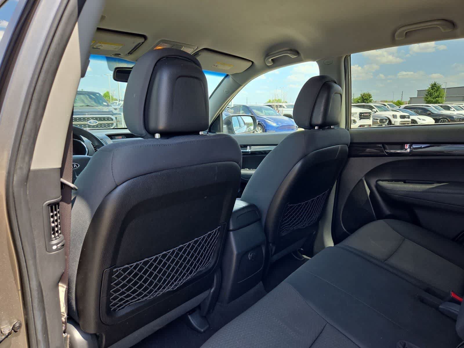 Used 2013 Kia Sorento LX w/ Convenience Pkg FWD image 16