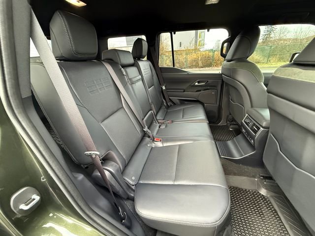 Used 2024 Lexus GX 550 550 Overtrail+ image 12