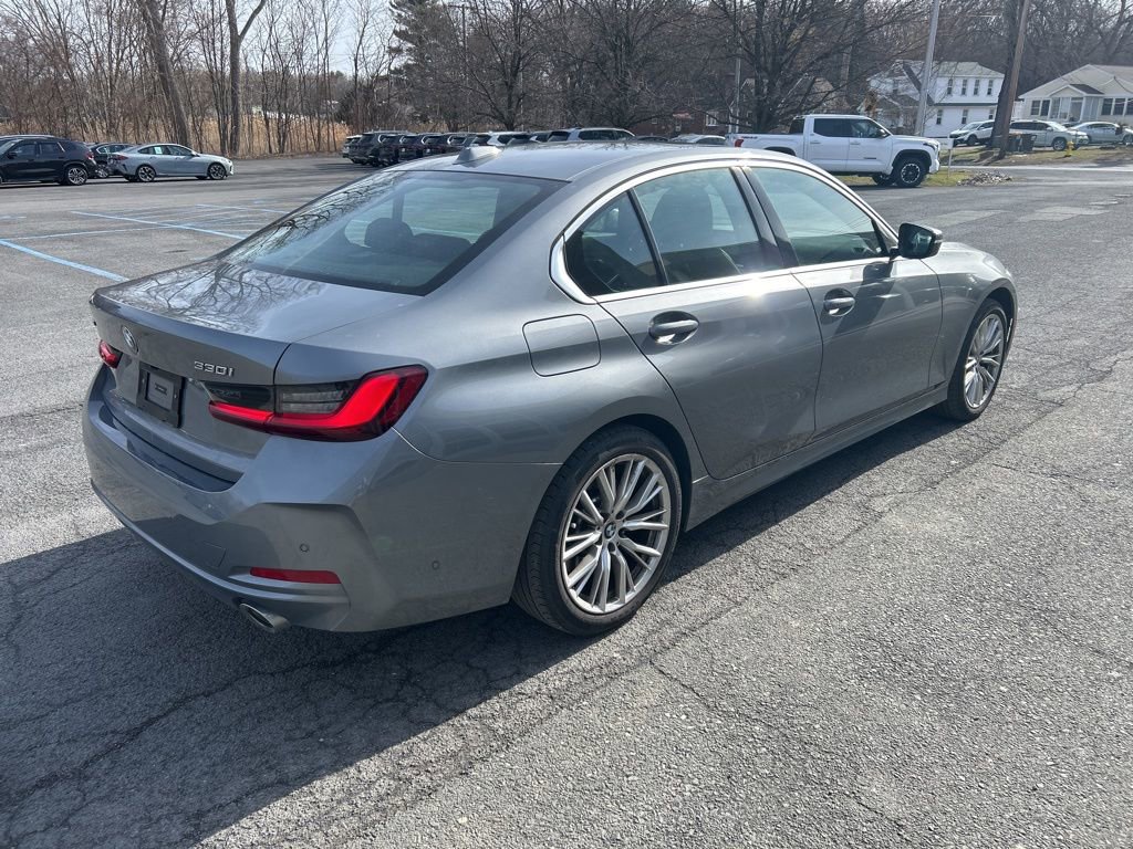 Certified 2024 BMW 330i xDrive Sedan w/ Convenience Package image 5