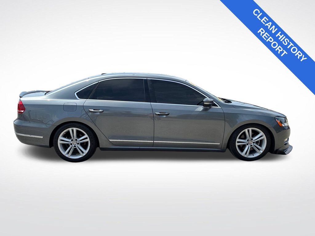 Used 2015 Volkswagen Passat TDI SEL Premium FWD image 2