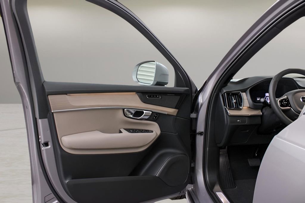 New 2026 Volvo XC90 B6 Plus w/ Protection Package Premier image 28