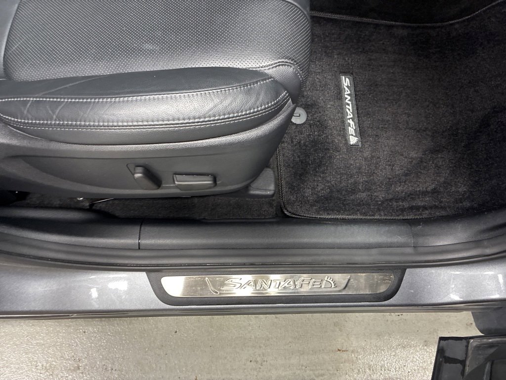 Used 2019 Hyundai Santa Fe FWD image 10
