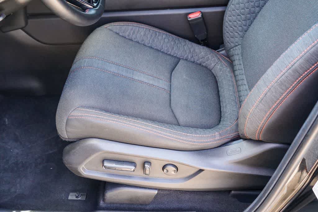 Used 2025 Honda Pilot Sport image 19