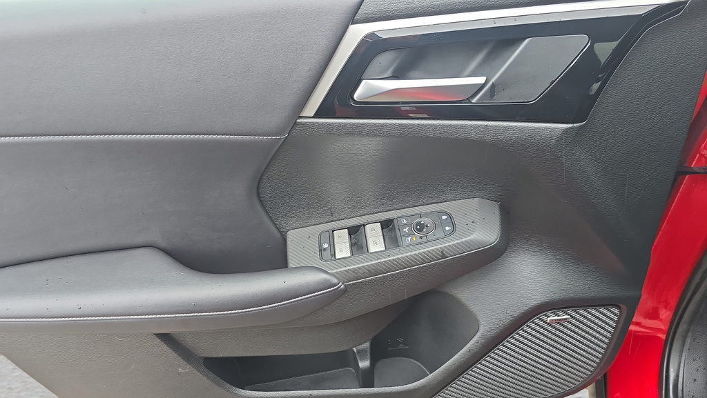 Used 2025 Mitsubishi Outlander SE FWD image 16