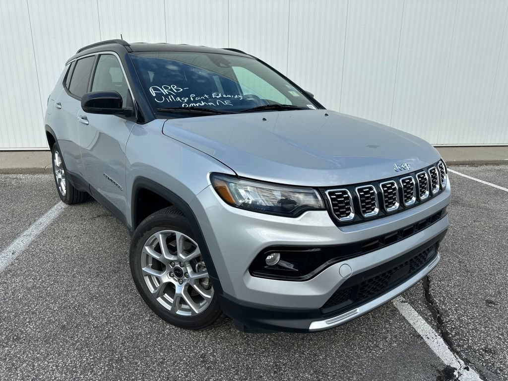 Used 2025 Jeep Compass Limited AWD/4WD image 10
