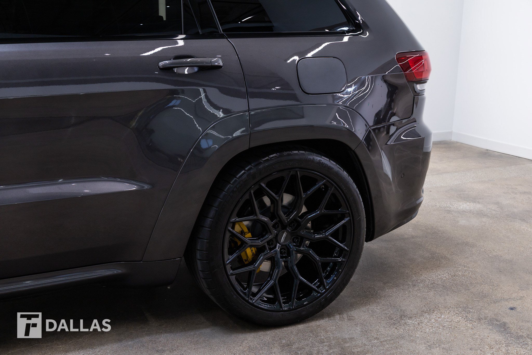 Used 2021 Jeep Grand Cherokee Trackhawk AWD/4WD image 4