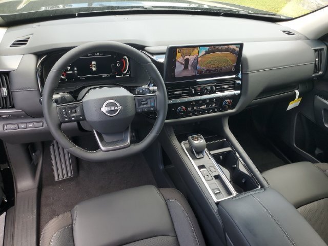 New 2026 Nissan Pathfinder SL FWD image 9