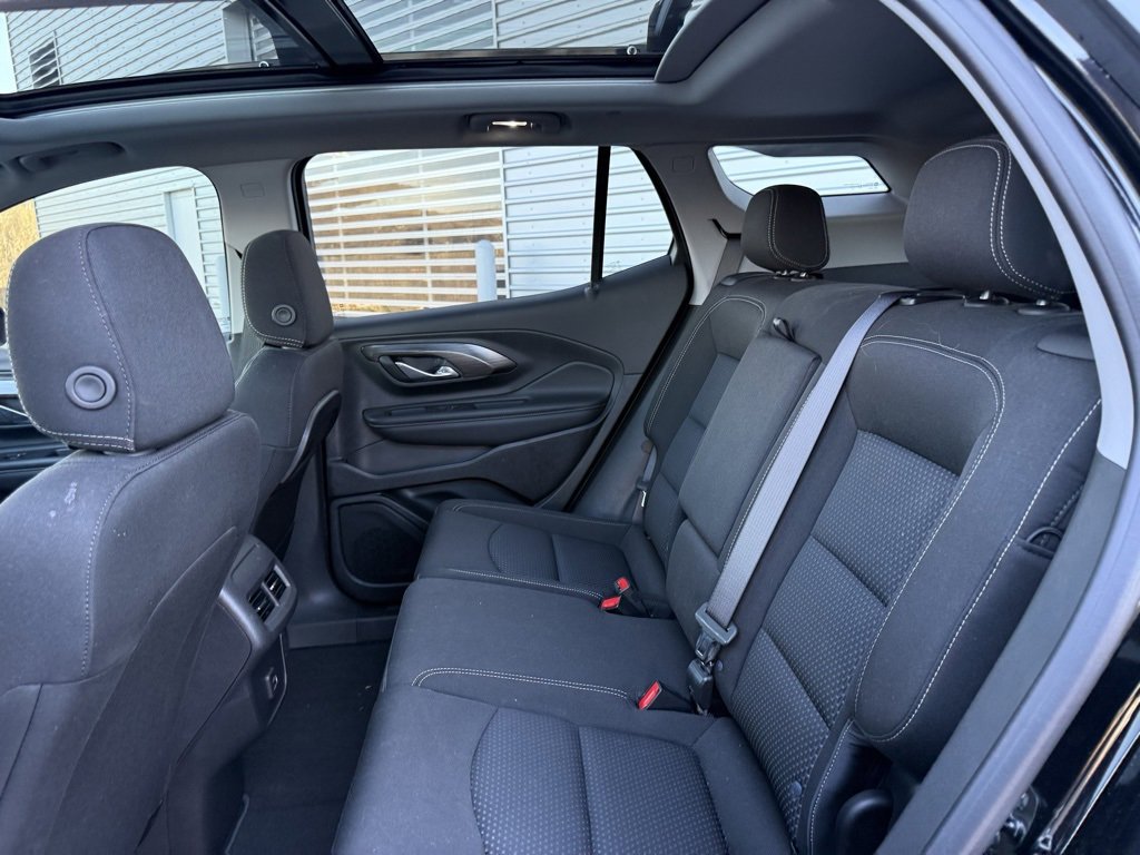 Used 2024 GMC Terrain SLE w/ Driver Convenience Package image 22