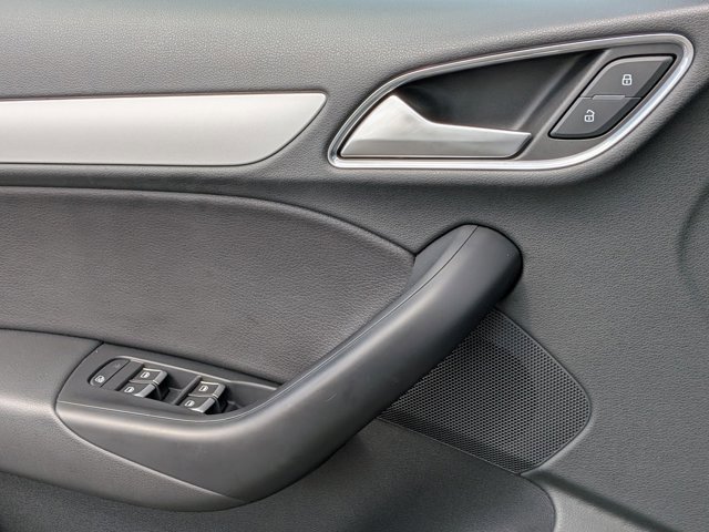 Used 2018 Audi Q3 2.0T Premium image 11