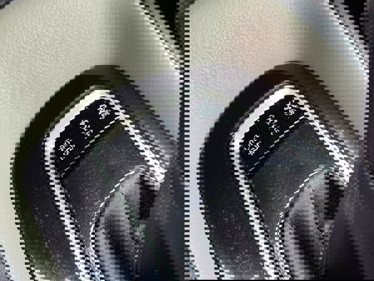 Used 2020 Toyota Corolla LE image 38