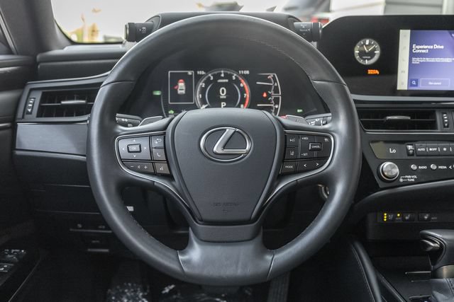 Used 2025 Lexus ES 300h w/ Premium Package FWD image 8