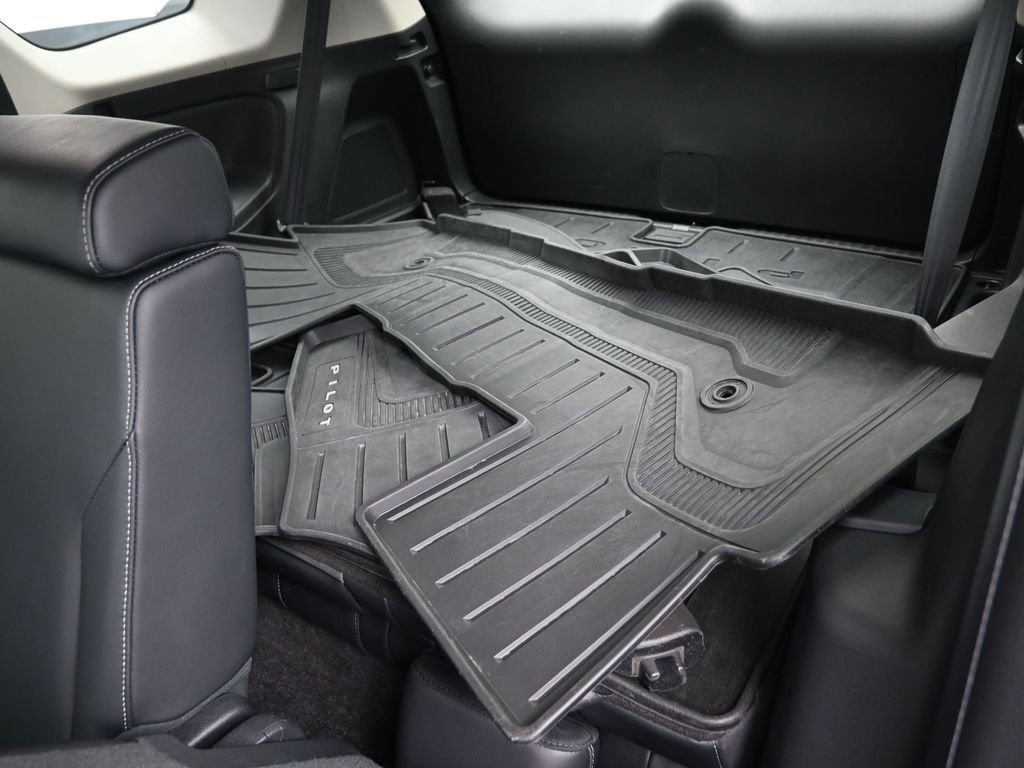 Used 2025 Honda Pilot EX-L image 14