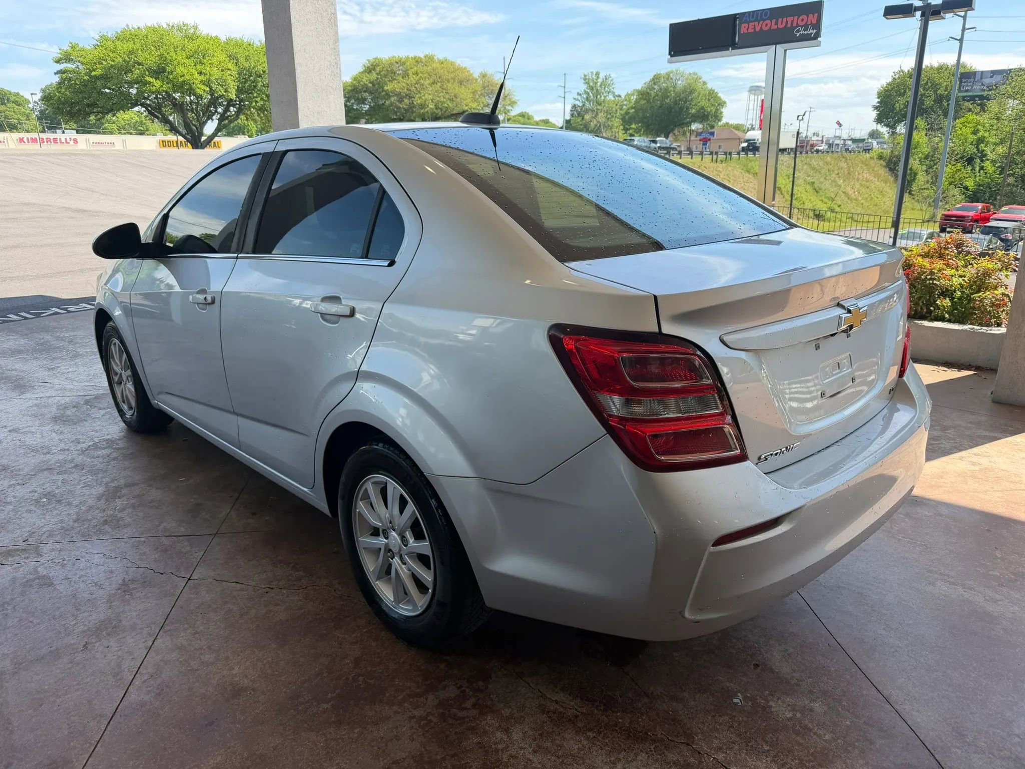 Used 2017 Chevrolet Sonic LT FWD image 4