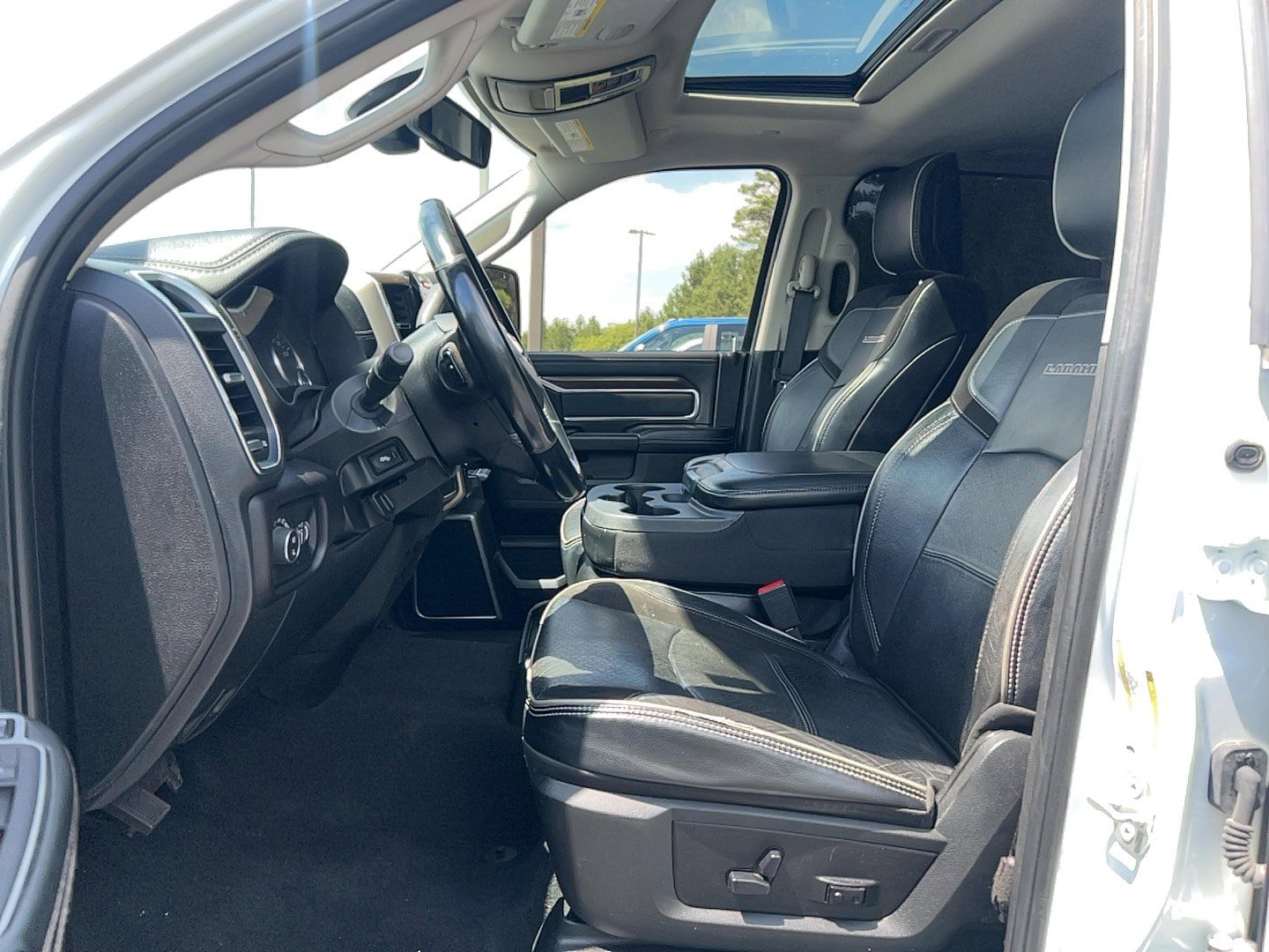 Used 2023 RAM 2500 Laramie AWD/4WD image 12
