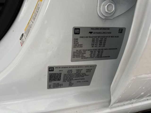 Used 2024 GMC Sierra 1500 AT4 w/ Technology Package image 34